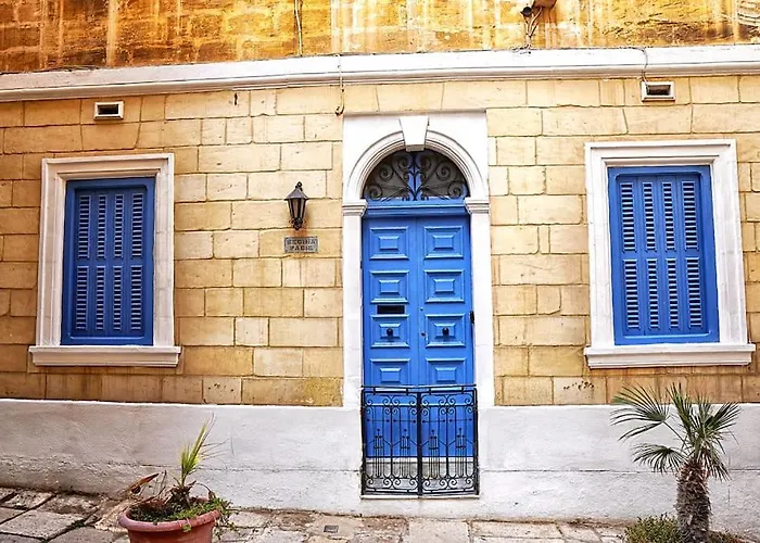 Charming Ground-Floor Maisonette